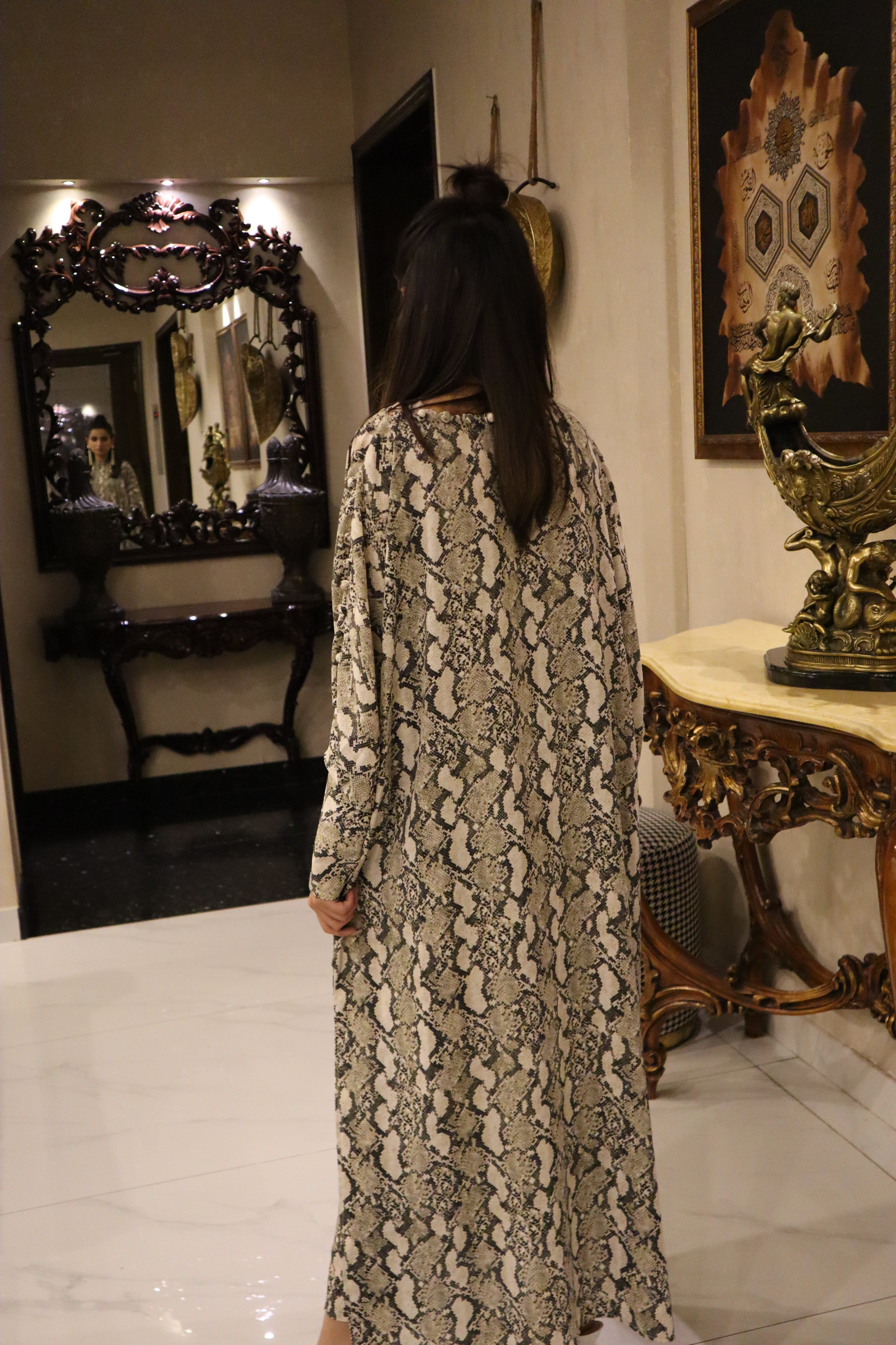 Paige Snakeskin kaftan se